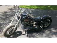\'76 shovelhead on steroids set up for bar hoppin.